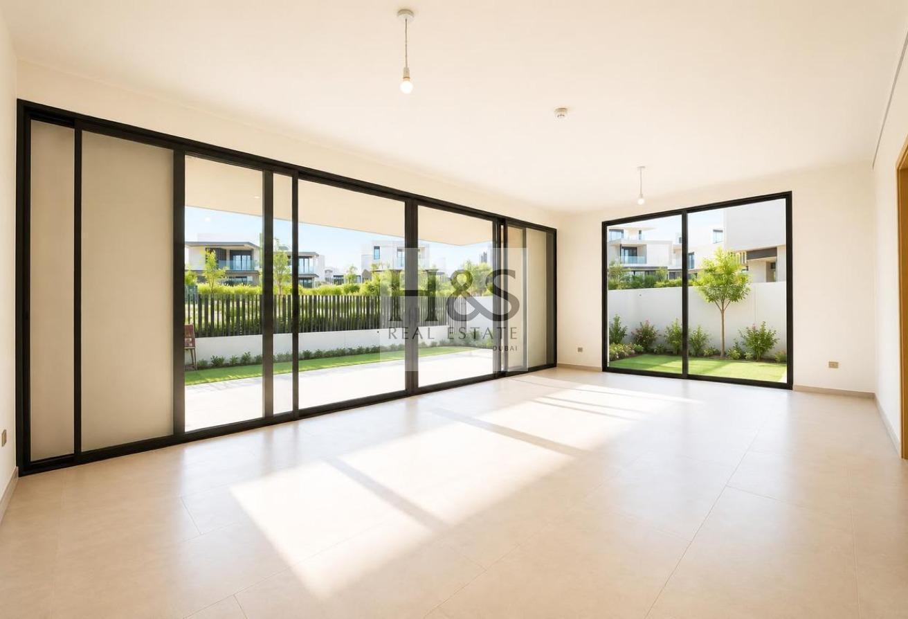 Best Type D1 | Huge Plot | Pool Facing photo 3