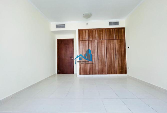 2 BR Apartment with Balcony in Dubai photo 2