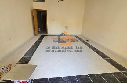 Apartment - 3 Bedrooms - 4 Bathrooms for rent in Qasimia 10 building - Al Mahatta - Al Qasimia - Sharjah