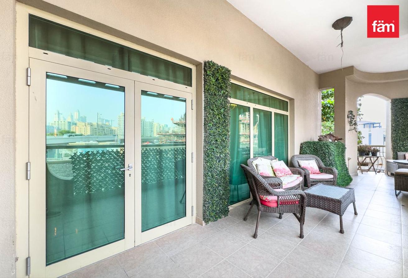 Fully Upgraded & Luxury Furnished Smart Home photo 17