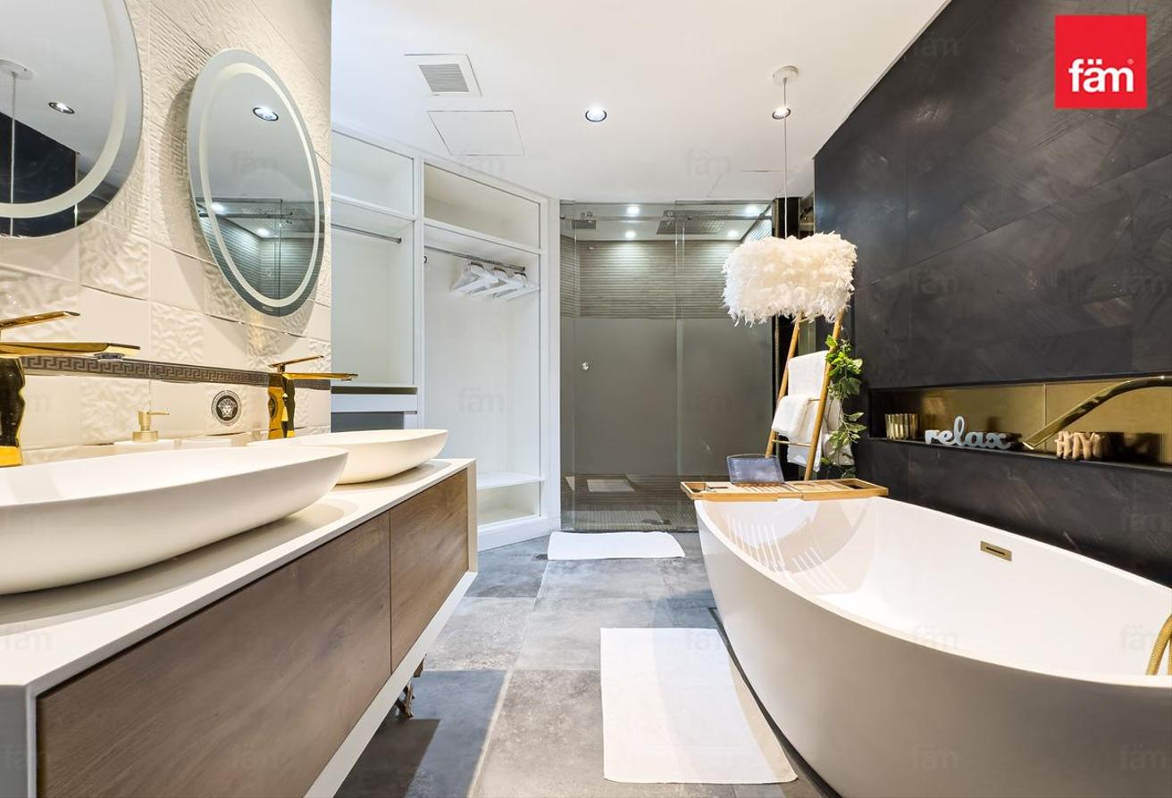 Fully Upgraded & Luxury Furnished Smart Home photo 14