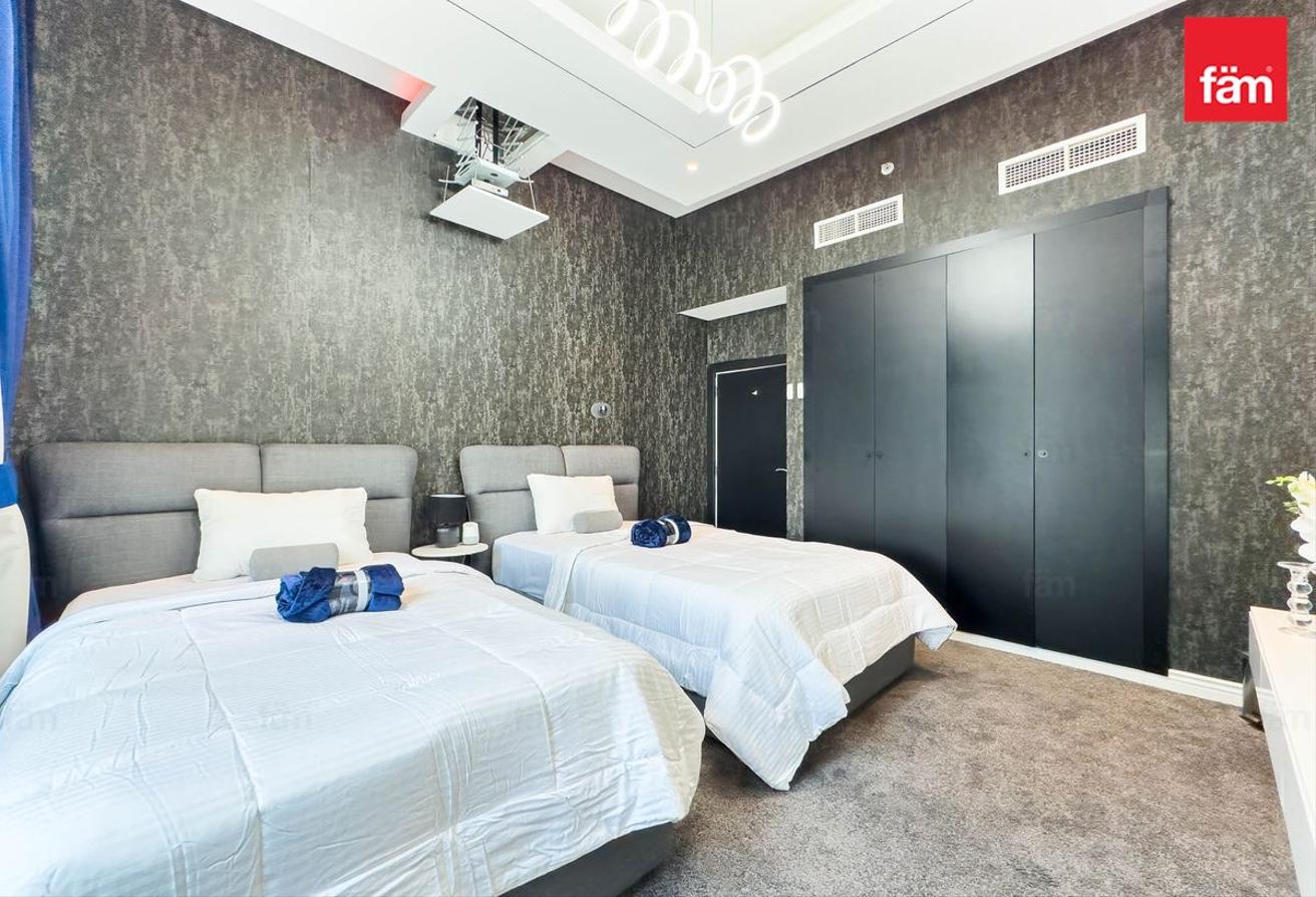 Fully Upgraded & Luxury Furnished Smart Home photo 27