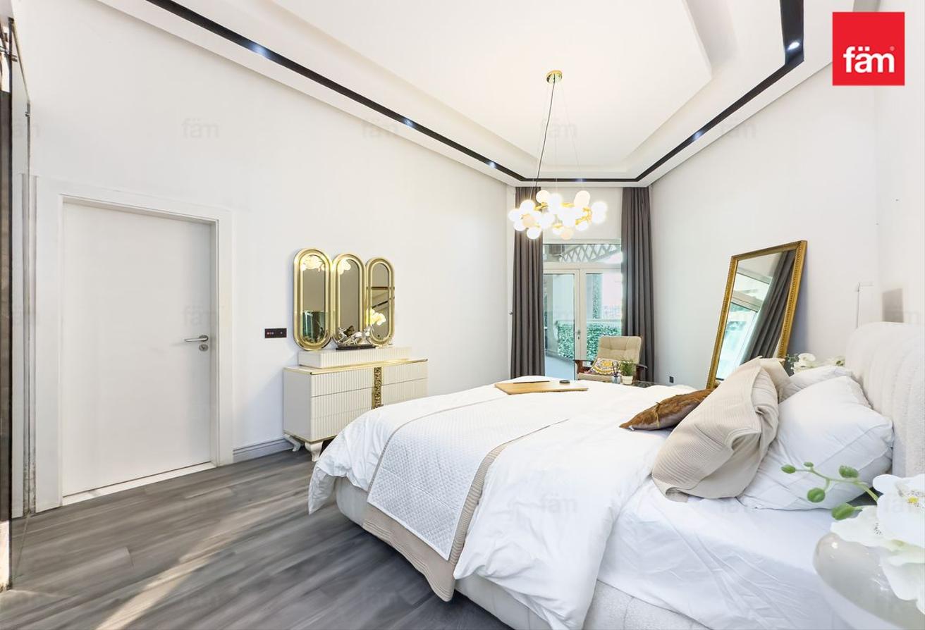 Fully Upgraded & Luxury Furnished Smart Home photo 13