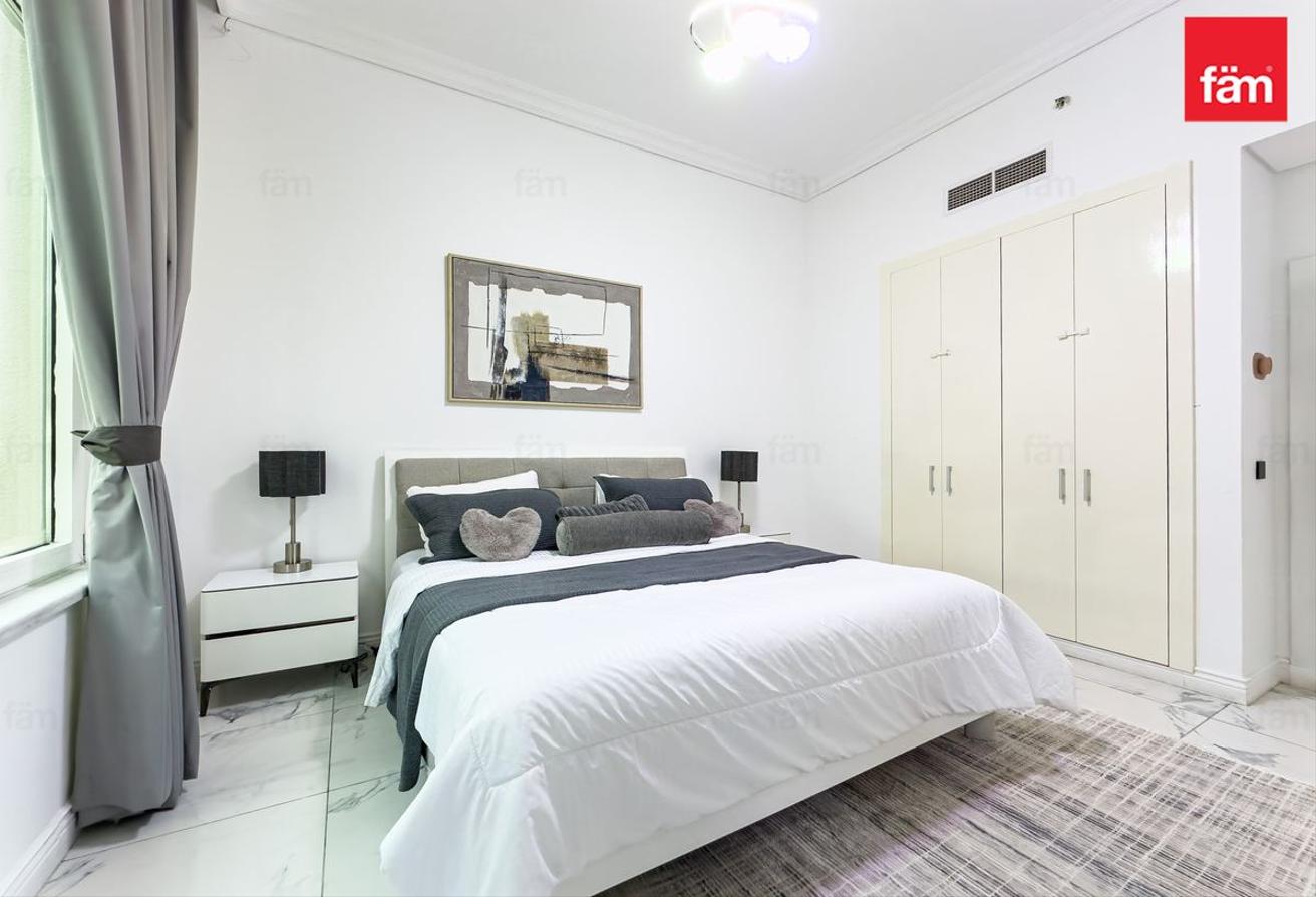 Fully Upgraded & Luxury Furnished Smart Home photo 22