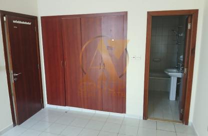 Apartment - 1 - 2 for rent in Building IC1-EMR-08 - Emirates Cluster - International City - Dubai