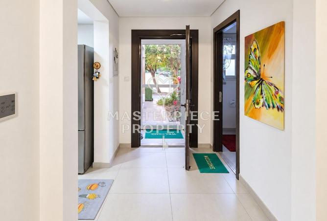 2-bed townhouse in Waterfall District · Vacant · Furnished — photo 3