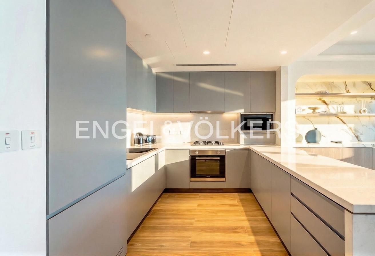 Duplex | Upgraded | Exclusive Property photo 8
