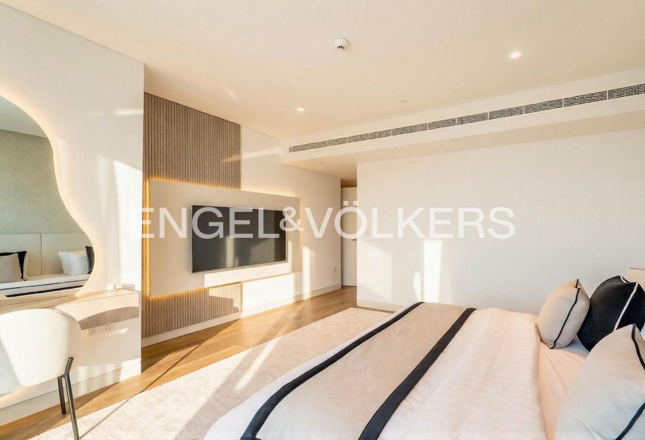 Duplex | Upgraded | Exclusive Property photo 12