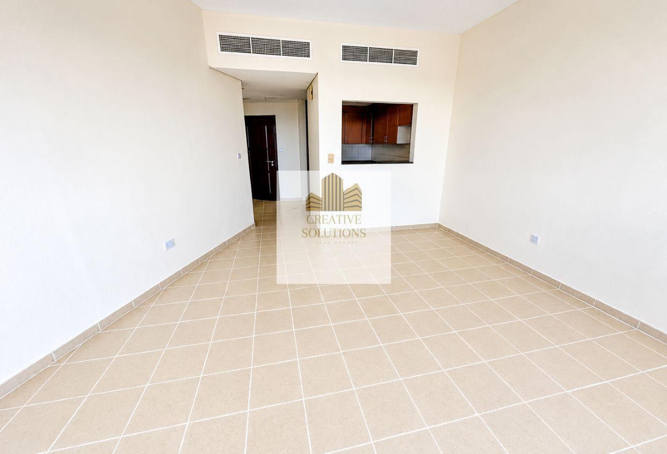 ONE BEDROOM CHILLER FREE HOT DEAL NEAR TO METRO photo 4