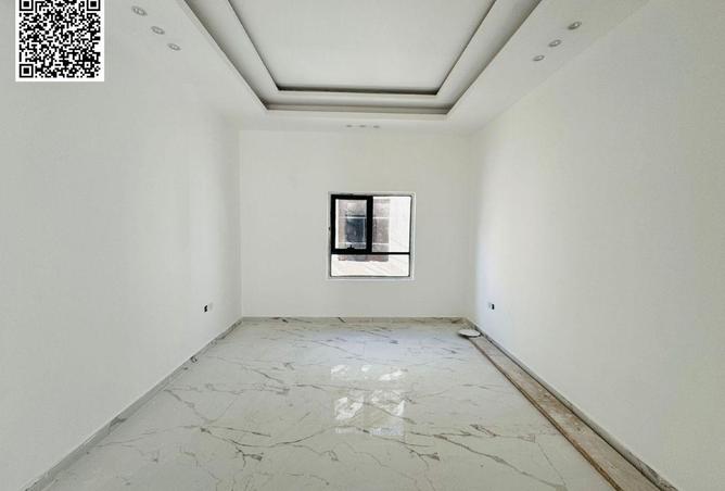 83211637 - Property Image 3