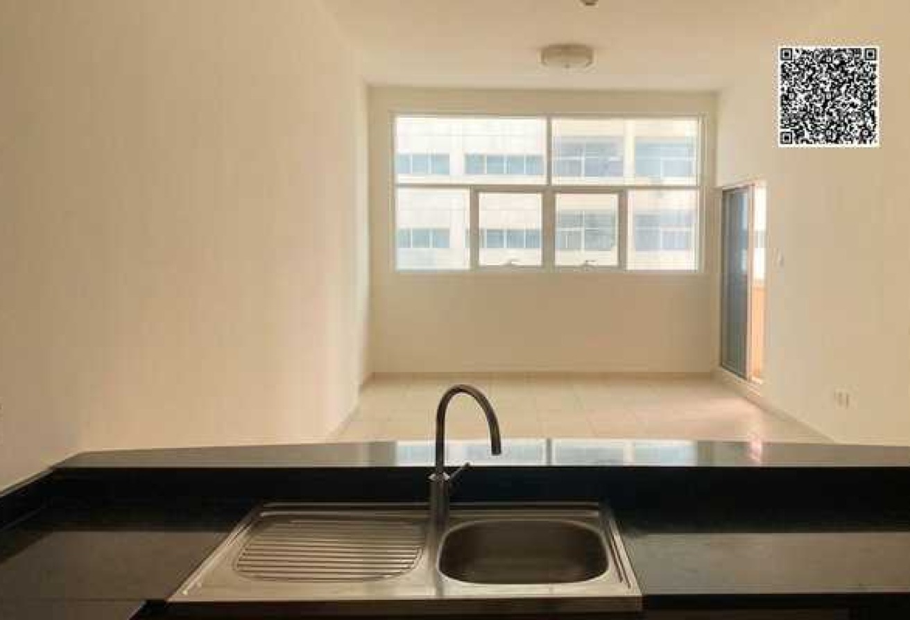 1BHK Partial Sea View | Well Maintained