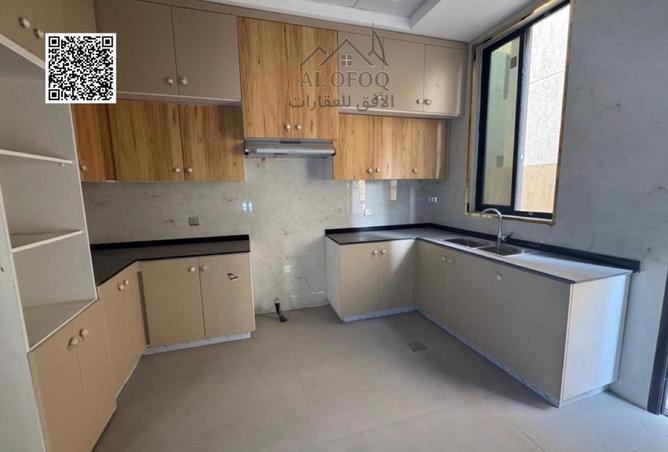 82823795 - Property Image 3