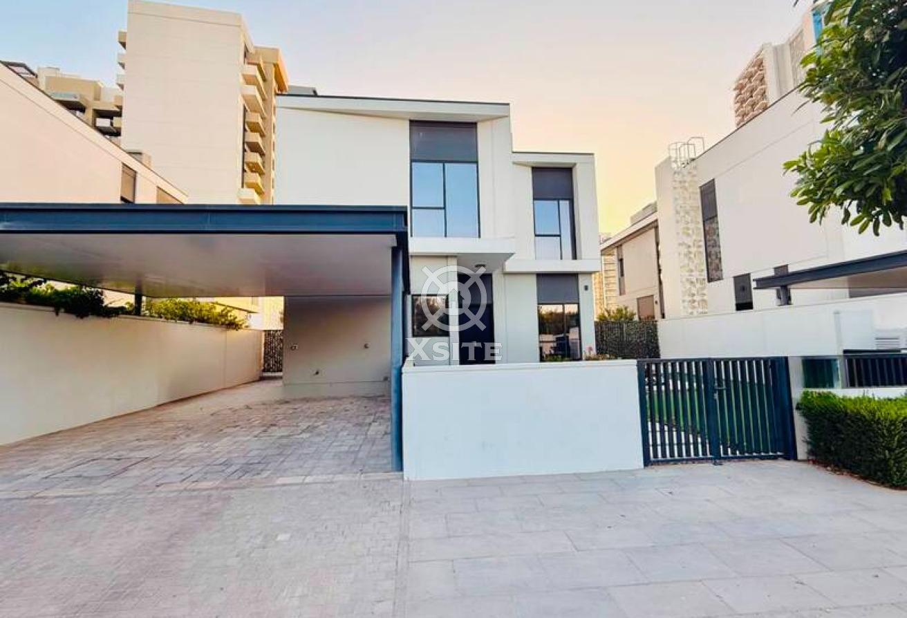 Unfurnished | Spacious Layout | Elegant 4 BR Villa photo 4