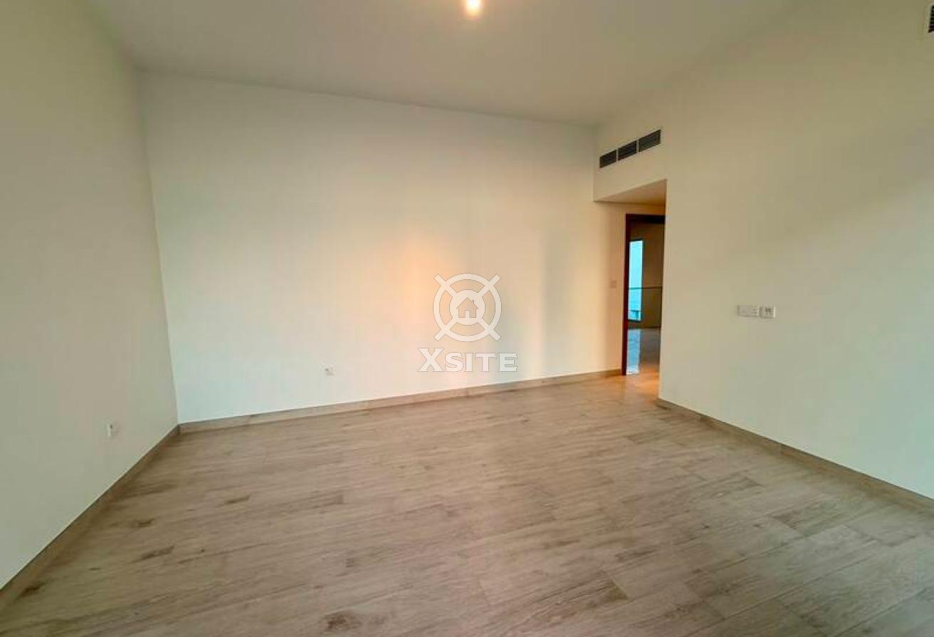 Unfurnished | Spacious Layout | Elegant 4 BR Villa photo 17