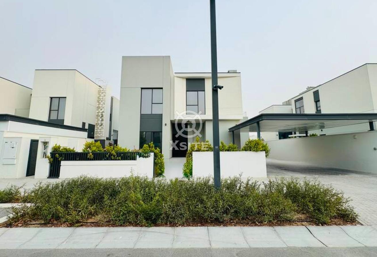 Unfurnished | Spacious Layout | Elegant 4 BR Villa photo 6