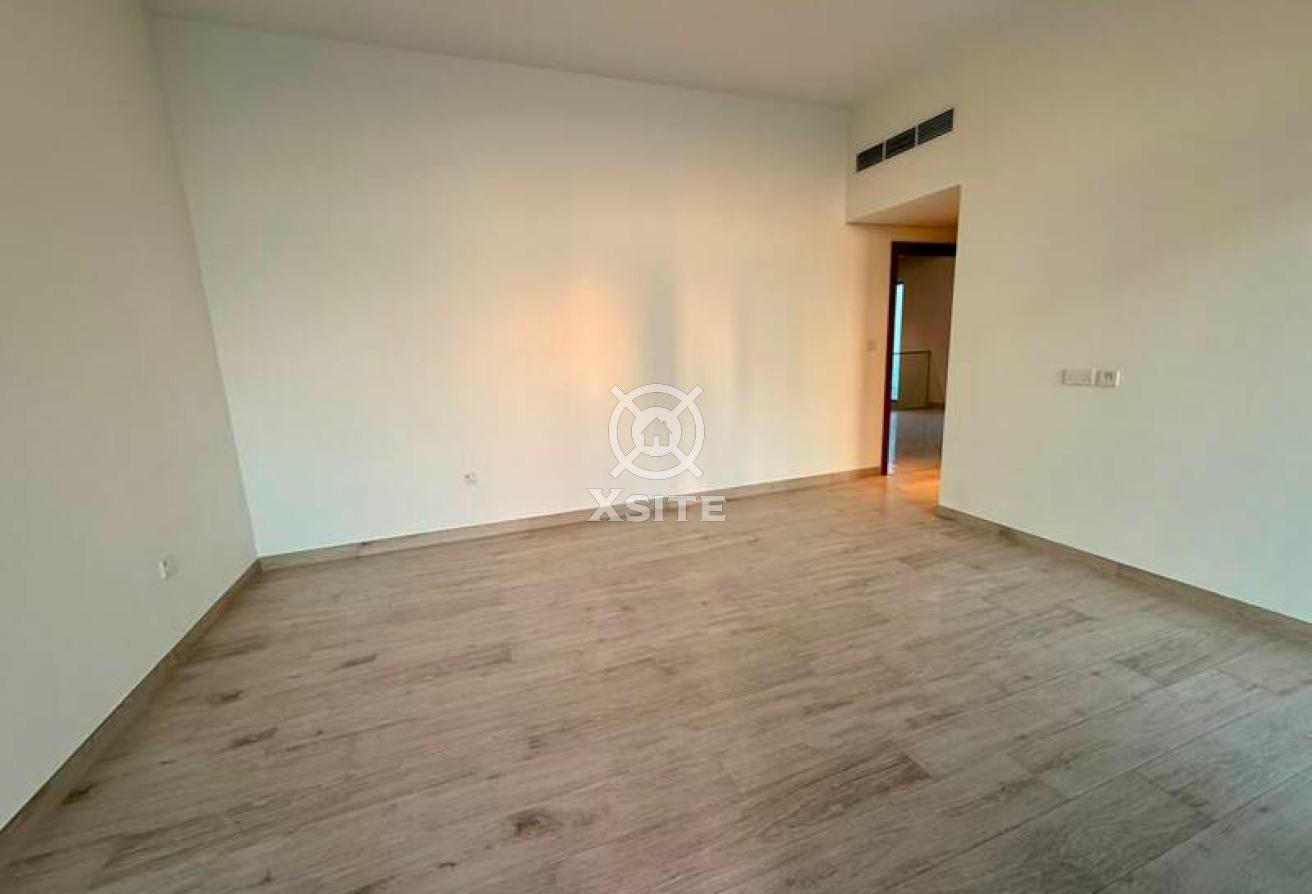 Unfurnished | Spacious Layout | Elegant 4 BR Villa photo 16