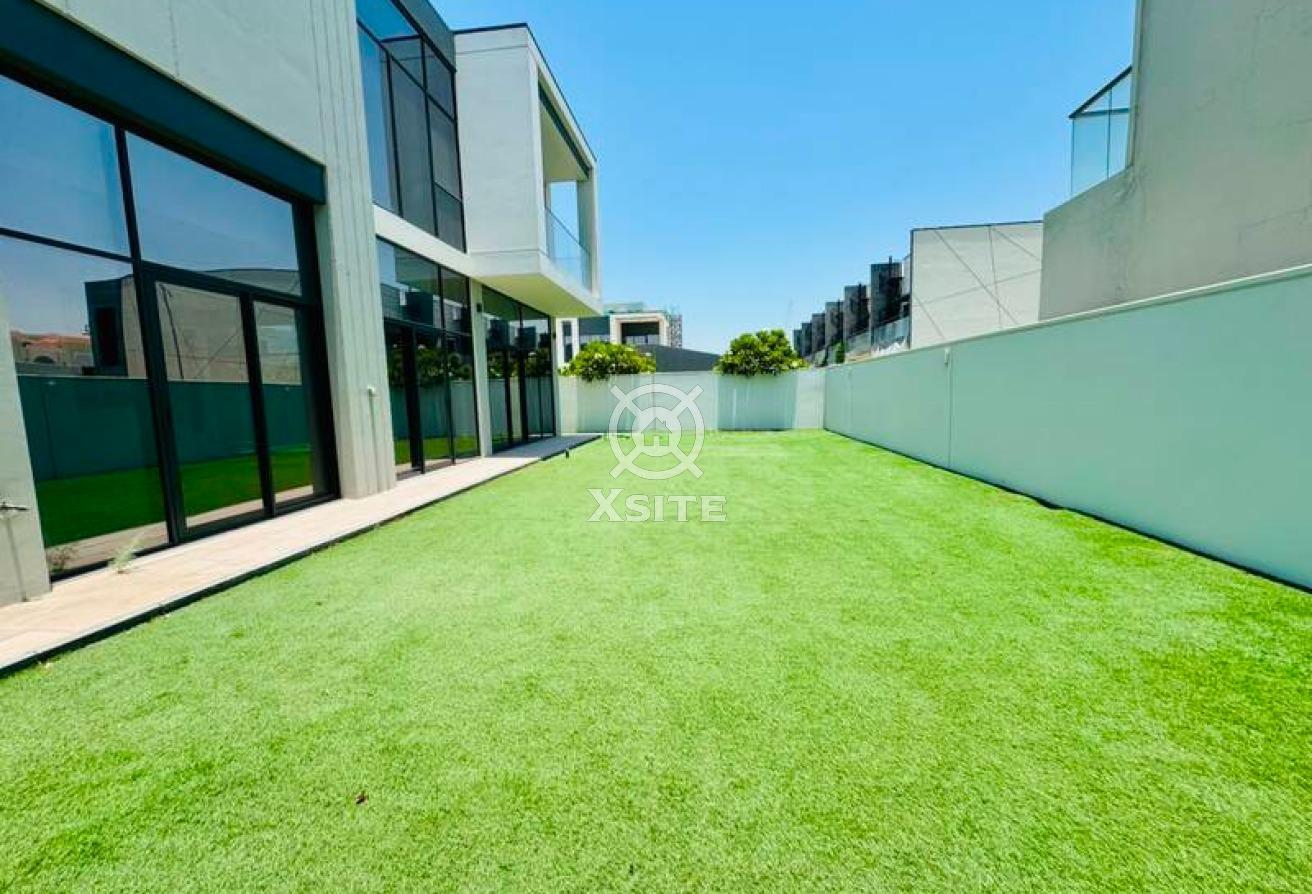 Unfurnished | Spacious Layout | Elegant 4 BR Villa photo 10