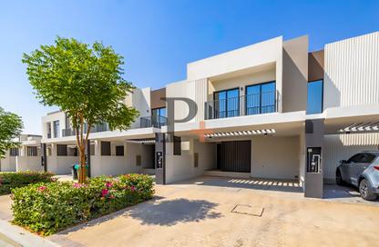 Villa - 3 - 4 for rent in Greenviews 2 - Emaar South - Dubai South (Dubai World Central) - Dubai