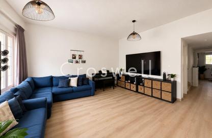 Townhouse - 3 Bedrooms - 4 Bathrooms for rent in Springs 11 - The Springs - Dubai Townhouse - 3 Bedrooms - 4 Bathrooms for rent in Springs 11 - The Springs - Dubai