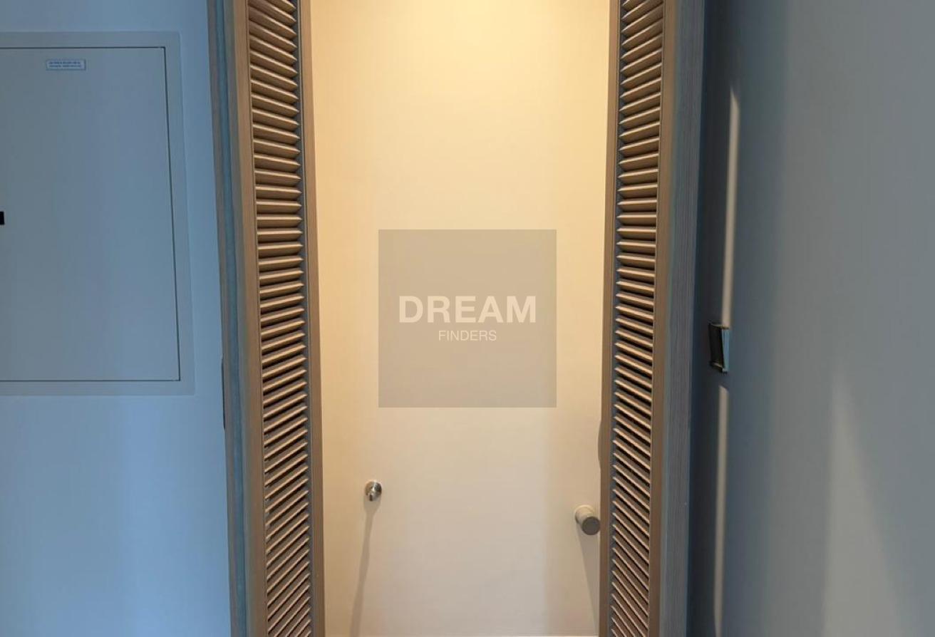 Burj Khalifa View | Mid Floor | Spacious 1BR photo 7