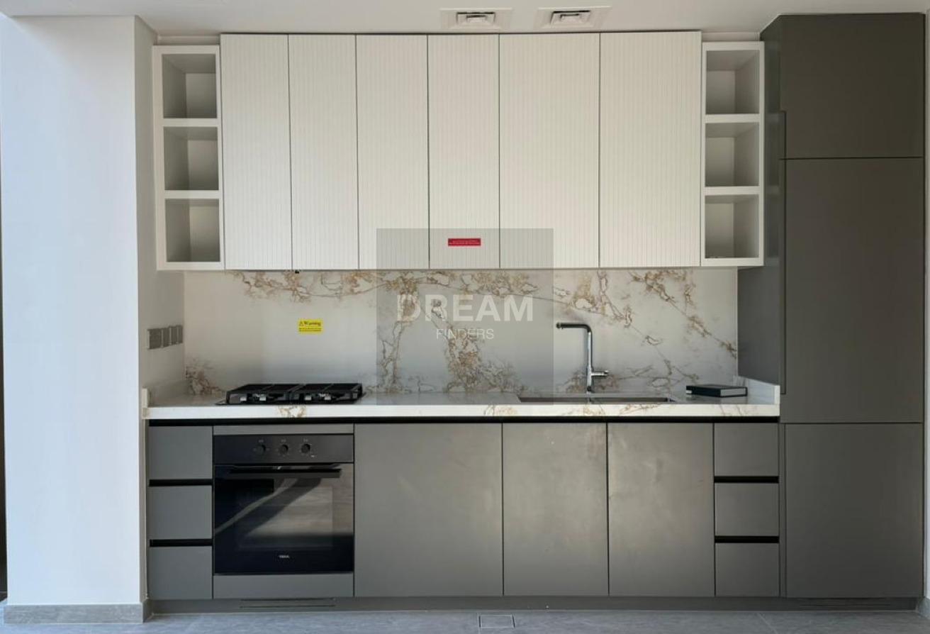 Burj Khalifa View | Mid Floor | Spacious 1BR photo 6