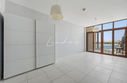 Apartment - Studio - 1 Bathroom for rent in Palm Views East - Palm Views - Palm Jumeirah - Dubai