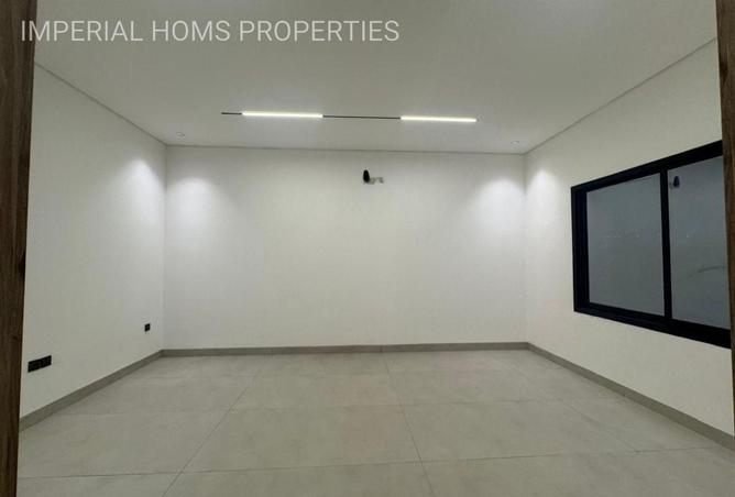 56948311 - Property Image 3