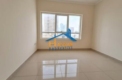 Apartment - 1 Bedroom - 2 Bathrooms for rent in Sharjah 555 Tower - Al Khan Corniche - Al Khan - Sharjah