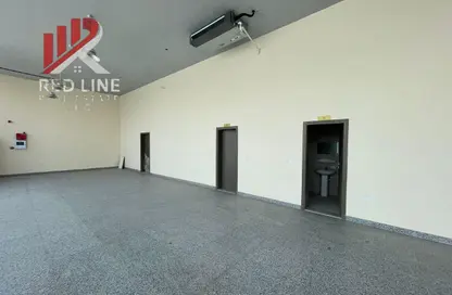صالة عرض - استوديو - 1 حمام للايجار في المنطقة الصناعية بالشارقة - الشارقة