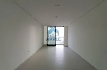 شقة - 2 غرف نوم - 3 حمامات للايجار في الزاهية - تجارية مويلح - الشارقة