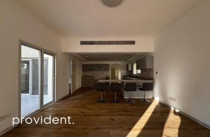Villa - 4 - 5 for rent in Meadows 2 - Meadows - Dubai