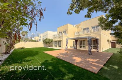 Villa - 4 - 5 for rent in Meadows 2 - Meadows - Dubai