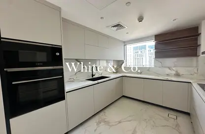 Apartment - 2 Bedrooms - 3 Bathrooms for rent in Boulevard Crescent Tower 2 - BLVD Crescent - Downtown Dubai - Dubai