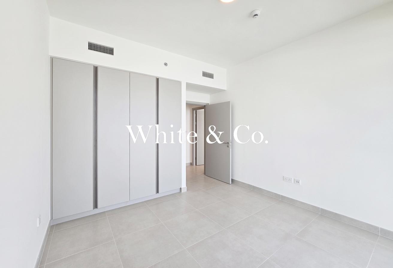 High Floor | Ready To Move |Luxury Living photo 9