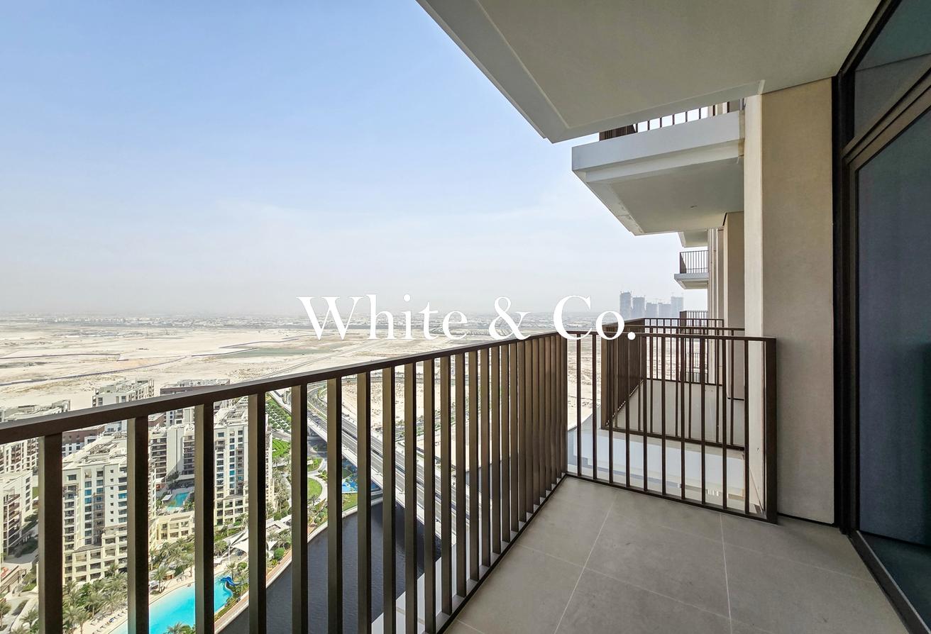 High Floor | Ready To Move |Luxury Living photo 13