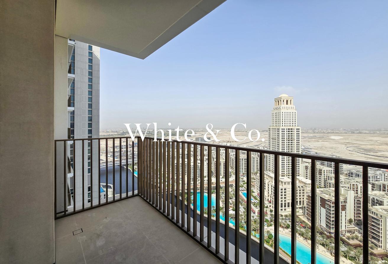 High Floor | Ready To Move |Luxury Living photo 14
