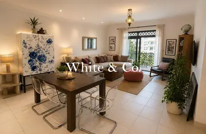 شقة - 2 غرف نوم - 3 حمامات للايجار في ينسون 5 - ينسون - دبي القديمة - وسط مدينة دبي - دبي