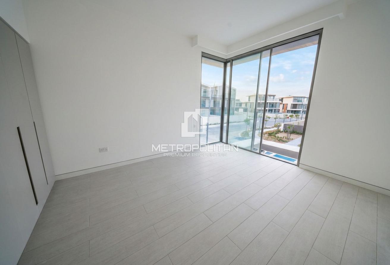 Corner | Open Park View | SD G+1 | Near Amenities photo 9