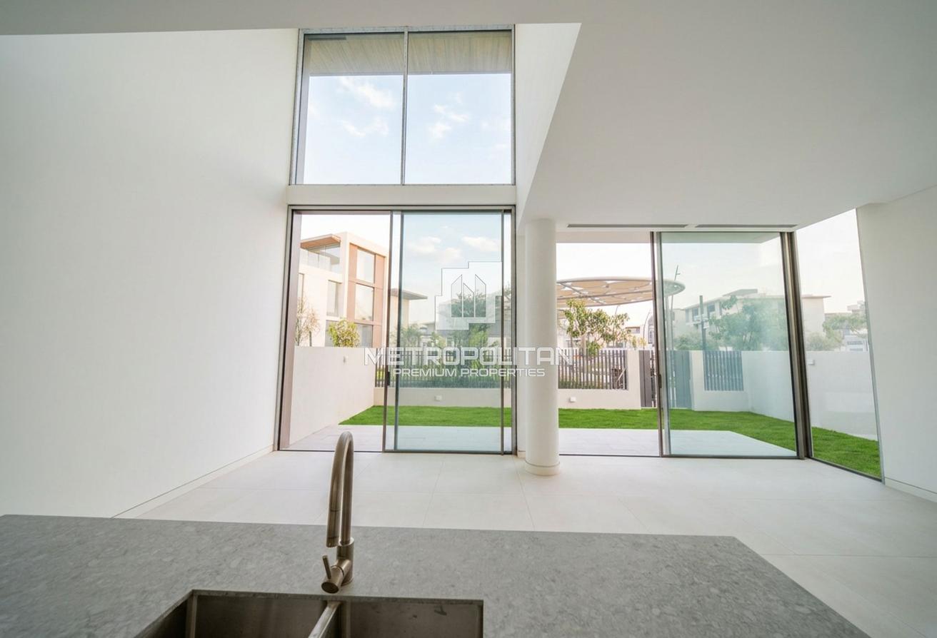 Corner | Open Park View | SD G+1 | Near Amenities photo 4