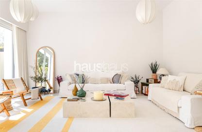 Villa - 3 Bedrooms - 4 Bathrooms for sale in Alma 1 - Alma - Arabian Ranches - Dubai
