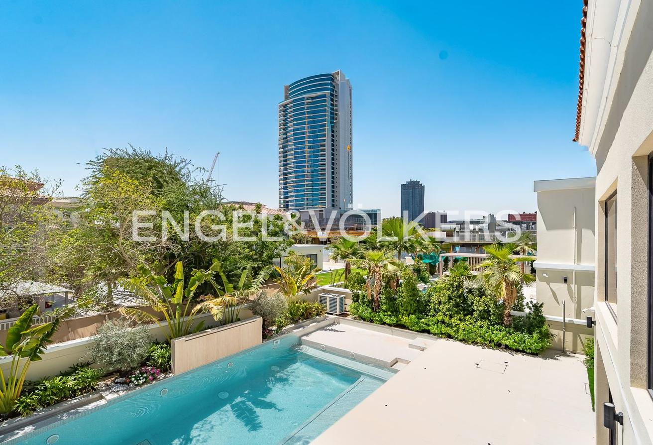 Fully Upgraded | Extended | Turnkey | Vacant Now photo 21