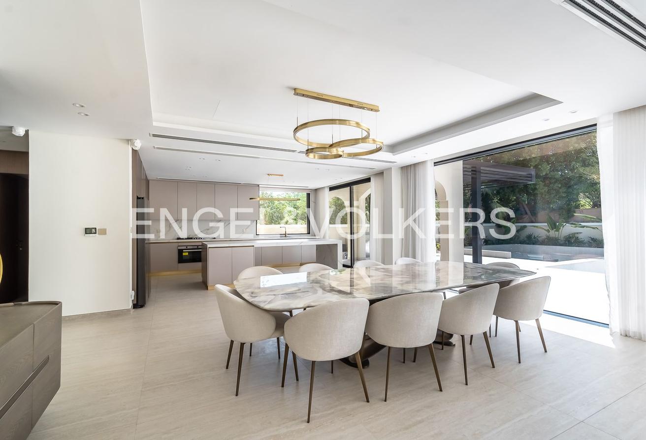 Fully Upgraded | Extended | Turnkey | Vacant Now photo 4