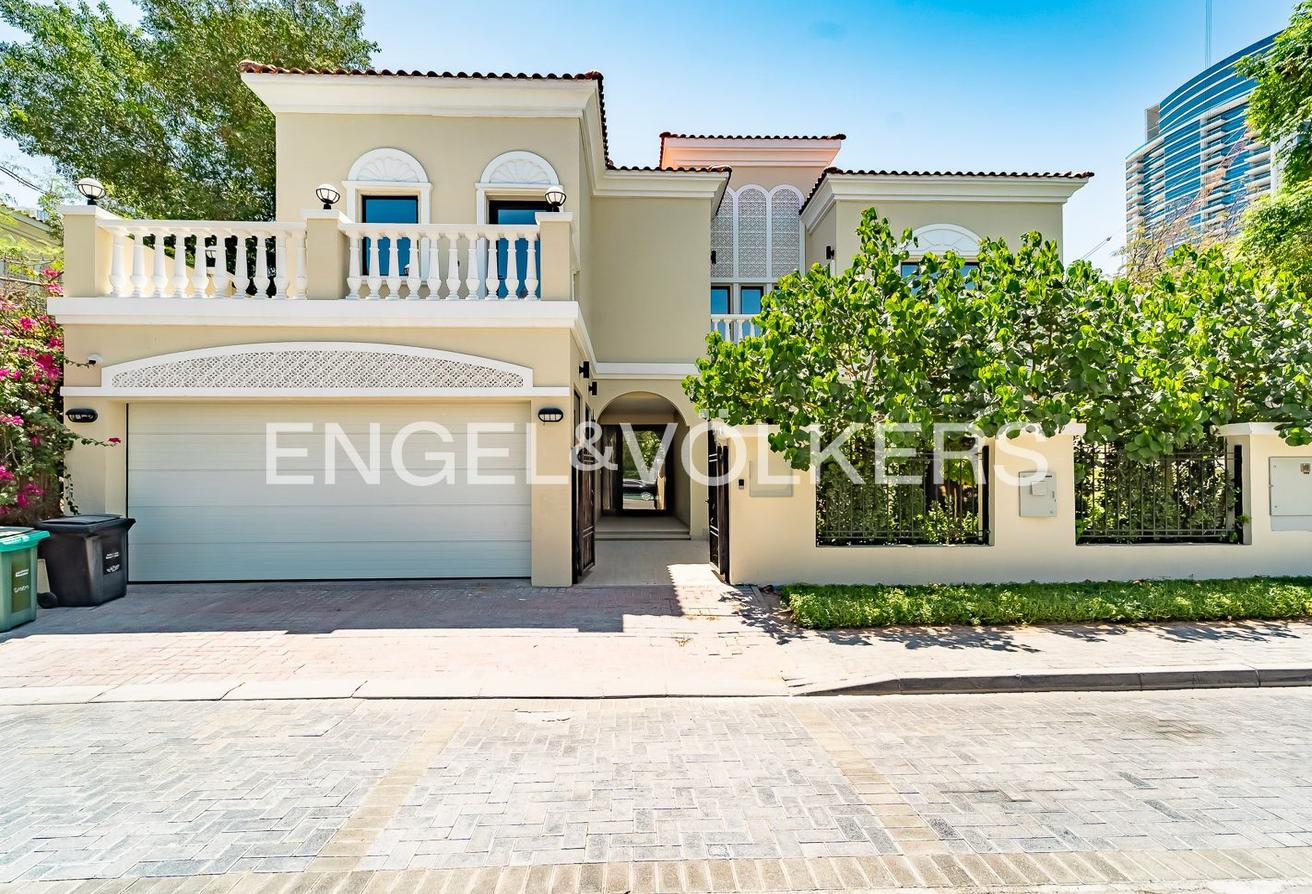 Fully Upgraded | Extended | Turnkey | Vacant Now photo 27