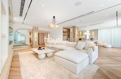 Villa - 4 - 4 for sale in District 7 - Jumeirah Park - Dubai Villa - 4 - 4 for sale in District 7 - Jumeirah Park - Dubai