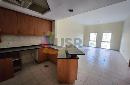 شقة - غرفة نوم - 2 حمامات للايجار في بناية 148-202 - طراز مغولي - ديسكفري جاردنز - دبي