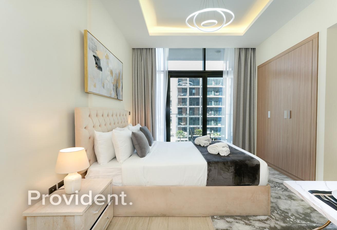 Prime Location | Bright and Spacious | Furnished photo 5