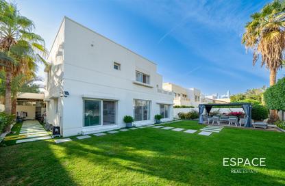 Villa - 5 Bedrooms - 4 Bathrooms for sale in Meadows 2 - Meadows - Dubai