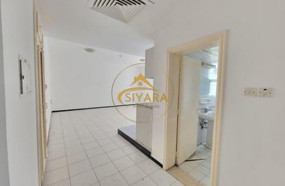 Apartment - Studio - 1 for rent in Abu Shagara building - Abu shagara - Sharjah