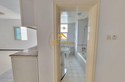 Apartment - Studio - 1 for rent in Abu Shagara building - Abu shagara - Sharjah Apartment - Studio - 1 for rent in Abu Shagara building - Abu shagara - Sharjah