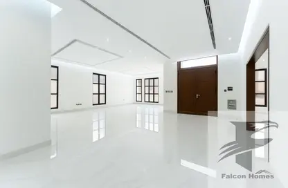 Villa - 5 Bedrooms - 7 Bathrooms for rent in Nad Al Sheba Villas - Nad Al Sheba 3 - Nad Al Sheba - Dubai